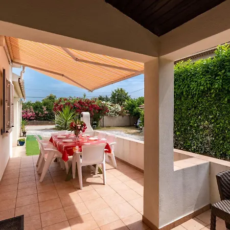 Vakantiehuis Dami I-2 By Interhome